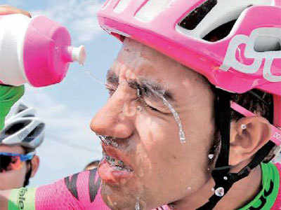 Tour de France 2018: Cyclists need eye treatment after police use tear gas