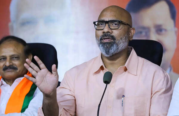 Arvind compares Revanth to Suvendu, triggers chatter with ‘joining’ BJP remark