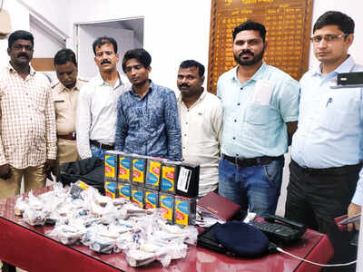 3 who stole Rs 8 lakh from train arrested