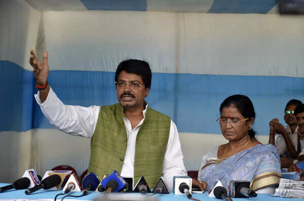 Former Congress minister Yogendra Sao and wife detained for obstructing NTPC operations; Congress demands their immediate release