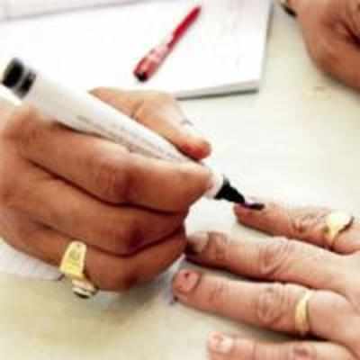 Citizens allege Colaba poll machine ate up their votes