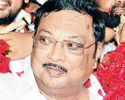 DMK warns partymen against links with suspended Alagiri