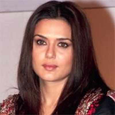 '˜Preity, her manager are stalling the deal'
