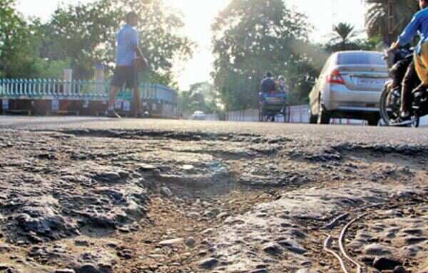 <b>Bumpy rides continue to harass Meerut commuters</b><b></b>