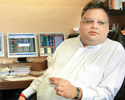 Jhunjhunwala predicts happy days for Indian aviation, experts not sure