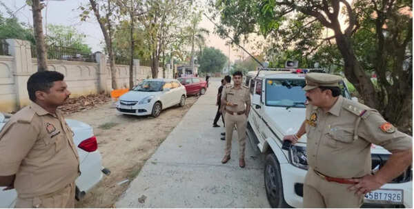 Eight killed as car runs over a group helping accident victims on highway
