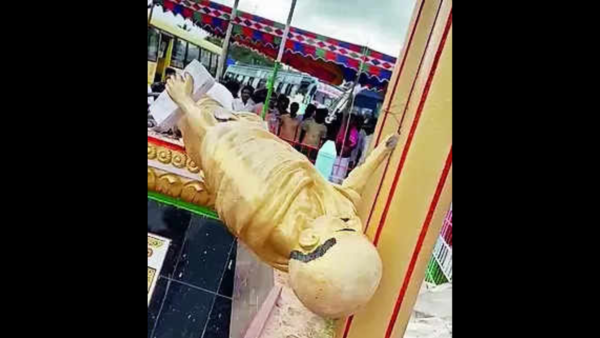 Protesters block highway as Gandhi statue vandalised in S'mogga town