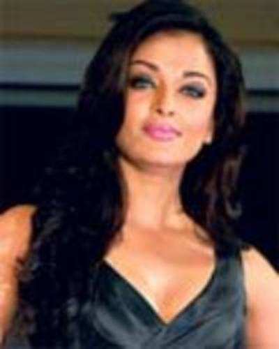 Aishwarya won't shimmy with SRK to Kajra Re