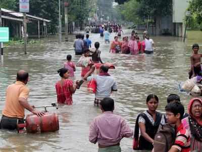 152 dead, 1.5 crore people hit by flood in West Bengal