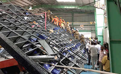 Warehouse rack collapse kills three, injures five