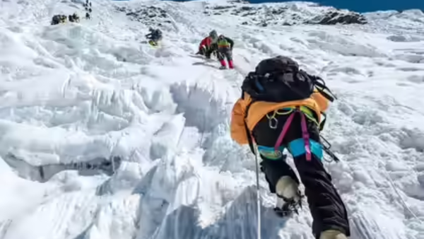 US climber's Everest speed record sparks 'ethics' row