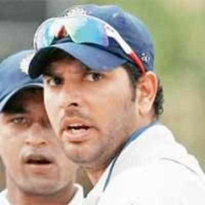 Three fans detained for heckling Yuvraj