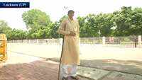 India’s tallest man visits UP’s CMO to seek help for treatment 