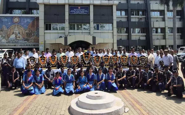 DDU division shines with 11 shields