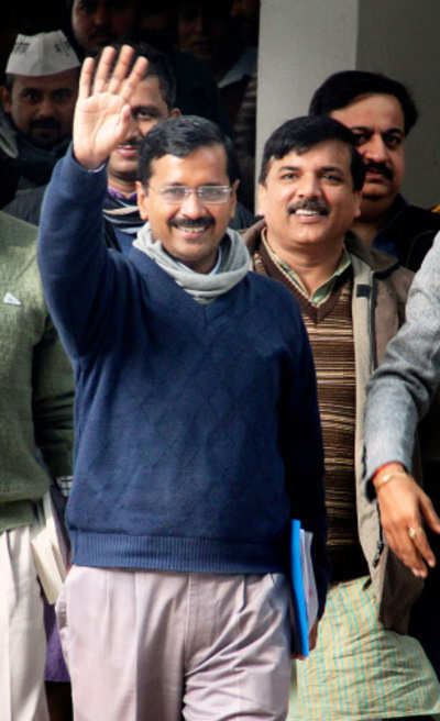 Tight security as Kejriwal leaves for swearing-in ceremony