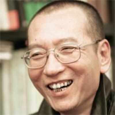 Jailed Chinese dissident Liu wins Nobel Peace Prize