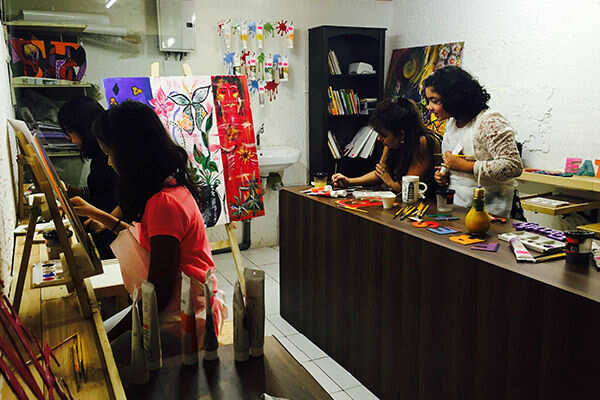 Artists find inspiration at city cafes