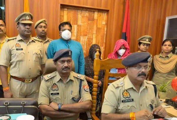 3 use forged papers to sell ₹3cr land, held