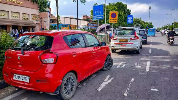 In A Jam: Illegal parking chokes Pink City