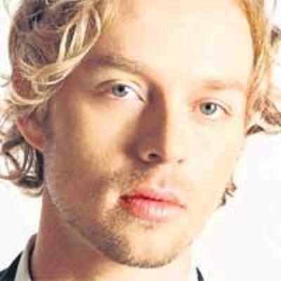 Darren Hayes in '˜racist' rap