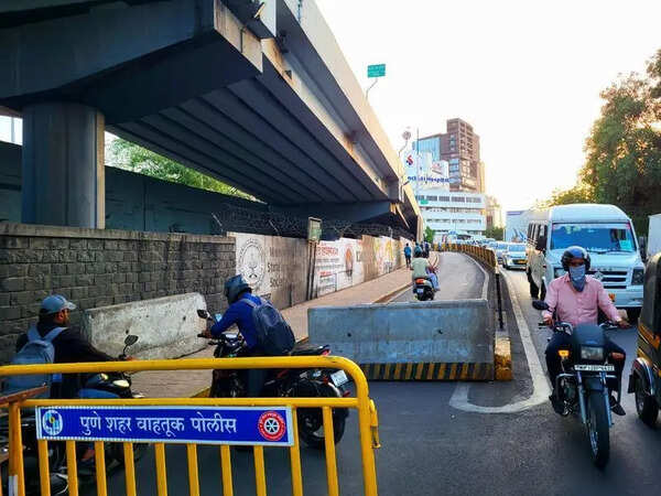 New barricading below CoEP flyover triggers traffic chaos