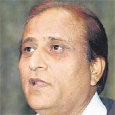 SP expels Azam Khan for 6 years