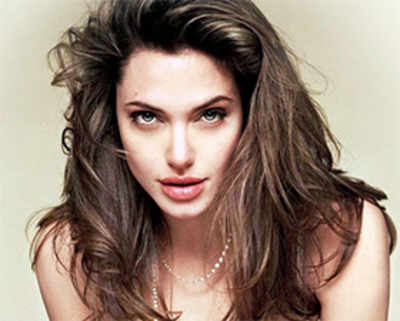 Angelina Jolie to turn director