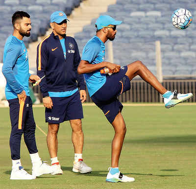 Kumble not sweating over dew factor