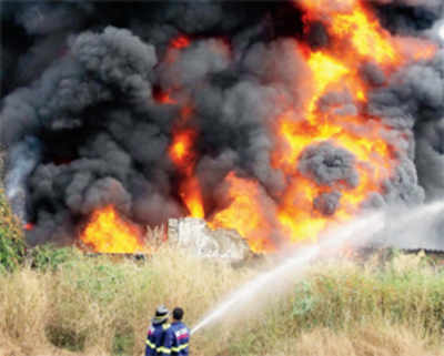 Fire destroys Taloja factory
