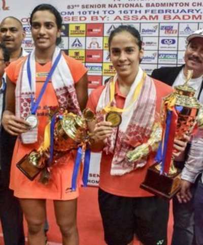 India shuttlers eye knockout stage