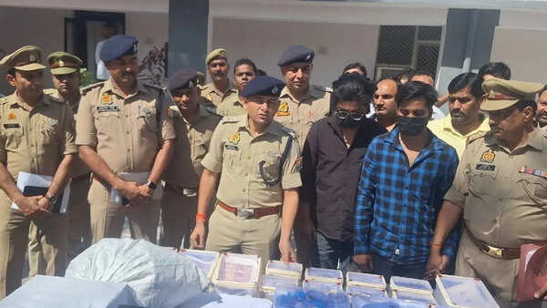 2 held for running counterfeit currency racket