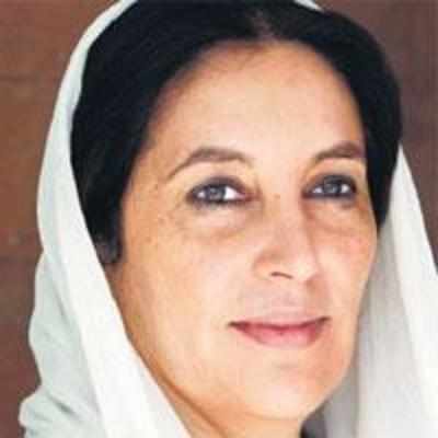Sharif shuns Mush, woos Bhutto