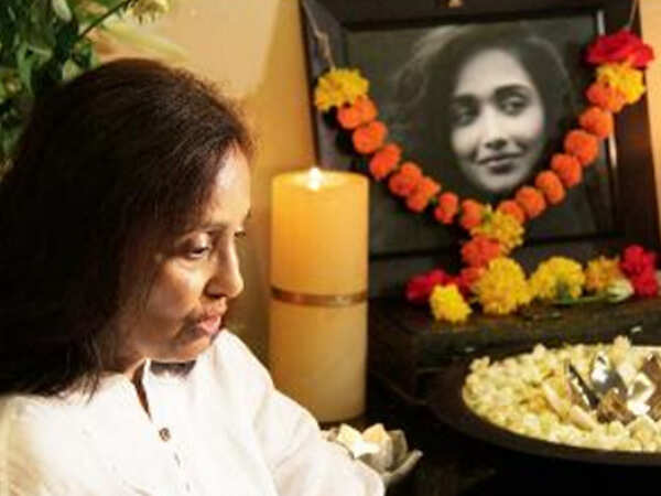 UK forensic expert: Jiah Khan's hanging staged
