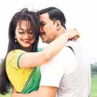 Rowdy Rathore: Crowd-y Cinema