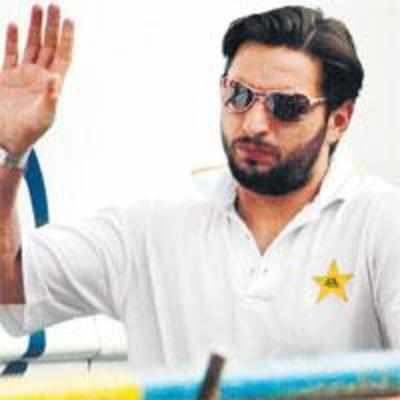 Afridi gets the boot, Kaneria & Sami in the Pak Test squad