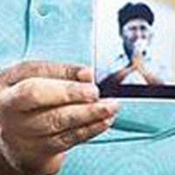 Stop using me, says face of Gujarat riots Ansari
