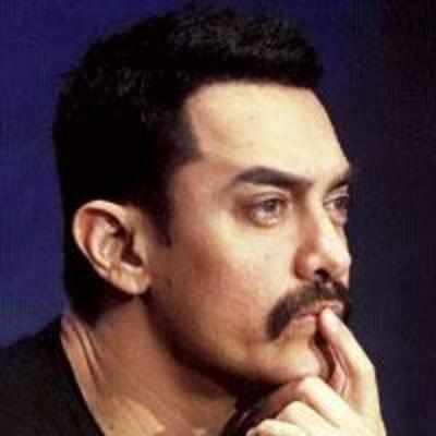 Aamir keeping tab on Ra.One figures leaves SRK '˜hurt'