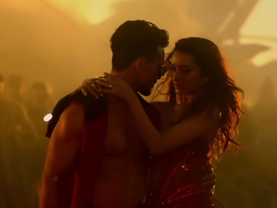 Dus Bahane 2.0: Tiger Shroff, Shraddha Kapoor flaunt their dances moves in this recreated version