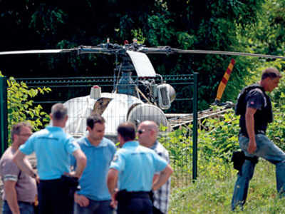 Thief flees French jail by helicopter