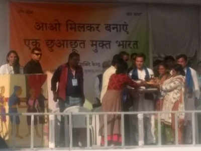 Gujarat Elections 2017: Congress VP Rahul Gandhi accepts flag ‘rejected’ by CM Vijay Rupani