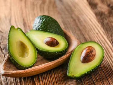 8 reasons to have Avocado for breakfast and foods to pair it with