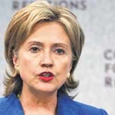 Clinton aims to deepen ties, dispel doubts on India visit