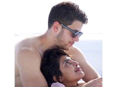 Priyanka Chopra and Nick Jonas look 'too much in love' in their latest pictures from Miami