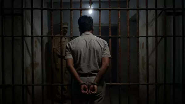 Addtional SHO arrested while accepting Rs 1 lakh bribe in Patna