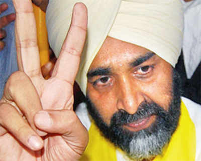 Cong acquires a Badal to reclaim Punjab as Kejriwal expands base