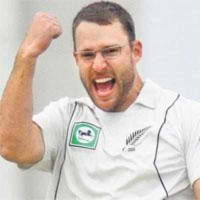 Vettori spins a web around Pakistan