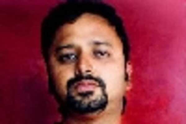 Nikhil Advani takes pre-release to junta!