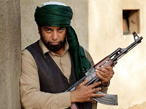 From 'Thuppakki' to 'Amaran': Five Tamil films set against a military  backdrop