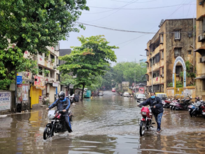 Heavy rains lead to water-logging in Thane