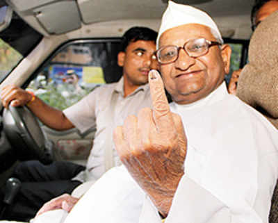 No party will get clear majority: Anna Hazare